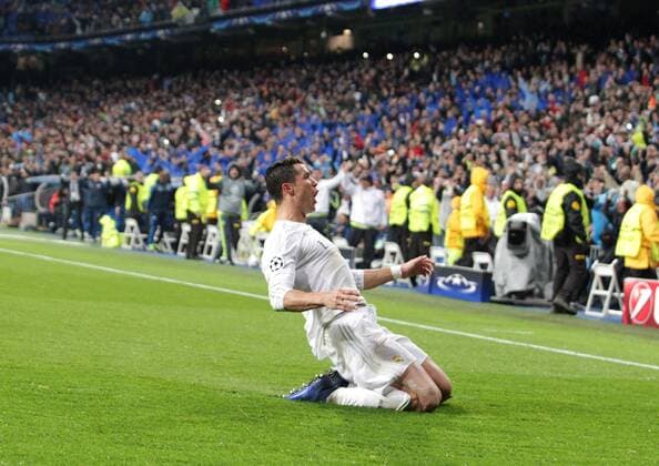 Madrid Real Madrid vs VfL, CL Madrid, Spanien. 12.04.2016, FUßBALL - Real Madrid vs VfL Wolfsburg, Viertelfinale, Champions League, Saison 2015-2016, Estadio Santiago Bernabeu. Bild zeigt: Cristiano Ronaldo (Real Madrid) jubelt nach seinem Tor zum 3:0