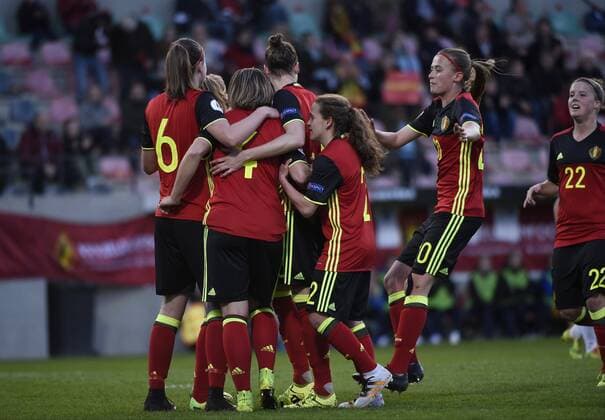 Coutereels celebrates with teammates FOOTBALL FEMININ : Belgique vs Estonie - Qualification Euro 2017 - Louvain - 12 04 2016 PhotoNews Panoramic 