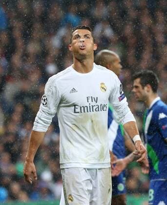 Madrid Real Madrid vs VfL, CL Madrid, Spanien. 12.04.2016, FUßBALL - Real Madrid vs VfL Wolfsburg, Viertelfinale, Champions League, Saison 2015-2016, Estadio Santiago Bernabeu. Bild zeigt: Cristiano Ronaldo (Real Madrid) spuckt