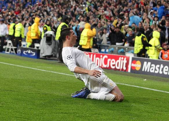 Madrid Real Madrid vs VfL, CL Madrid, Spanien. 12.04.2016, FUßBALL - Real Madrid vs VfL Wolfsburg, Viertelfinale, Champions League, Saison 2015-2016, Estadio Santiago Bernabeu. Bild zeigt: Cristiano Ronaldo (Real Madrid) jubelt nach seinem Tor zum 3:0