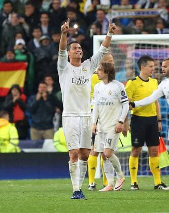 Madrid Real Madrid vs VfL, CL Madrid, Spanien. 12.04.2016, FUßBALL - Real Madrid vs VfL Wolfsburg, Viertelfinale, Champions League, Saison 2015-2016, Estadio Santiago Bernabeu. Bild zeigt: Cristiano Ronaldo (Real Madrid) Schlussjubel