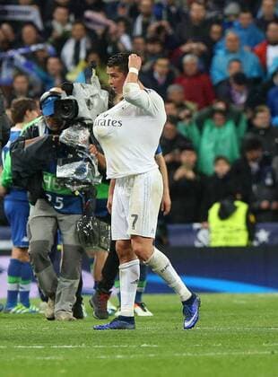 Madrid Real Madrid vs VfL, CL Madrid, Spanien. 12.04.2016, FUßBALL - Real Madrid vs VfL Wolfsburg, Viertelfinale, Champions League, Saison 2015-2016, Estadio Santiago Bernabeu. Bild zeigt: Cristiano Ronaldo (Real Madrid) Schlussjubel