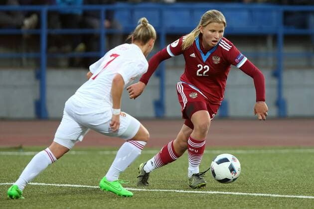 April 12, 2016 - St. Petersburg. UEFA EURO EM Europameisterschaft Fussball 2017 Womens Qualifying, Russia vs Hungary. Player of the Russian national women s football Marina Fedorova (22, burgundy). KulebyakinxAlexander 