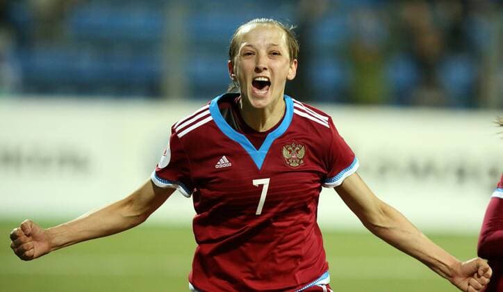 April 12, 2016 - St. Petersburg. UEFA EURO EM Europameisterschaft Fussball 2017 Womens Qualifying, Russia vs Hungary. Player female Russian national team Nationalteam Ekaterina Dmitrenko (7). KulebyakinxAlexander 