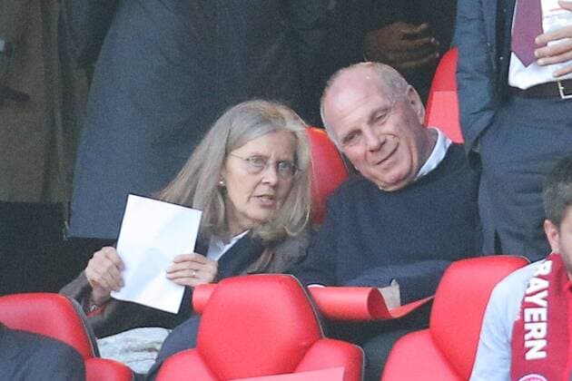 Bilder des Tages - SPORT Uli HOENESS (FCB) mit Ehefrau Susi BENFICA LISSABON - FC BAYERN MUENCHEN Quarterfinal, Football UEFA Champions League, Lissabon, 13.04.2016 CL Saison 2015 2016