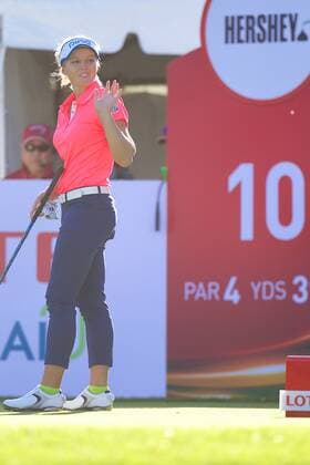 April 13, 2016 - Brooke Henderson waves to the crowd during the first round of the Lotte Championship presented by Hershey at Ko Olina Golf Club in Kapolei, HI LPGA Golf Damen Golf 2016: Lotte Championship APR 13 - ZUMAc04_