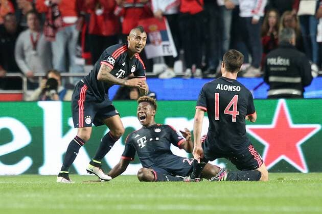 Lissabon Arturo Vidal (FC Bayern Meunchen) David Alaba (FC Bayern Muenchen) Xabi Alonso (FC Bayern Muenchen) Torjubel nach dem 1:1, Benfica Lissabon vs. FC Bayern Muenchen, Fussball, Champions League Viertelfinale, 13.04.2016, Copyright: Langer Eibner-Pressefoto EP_HLR