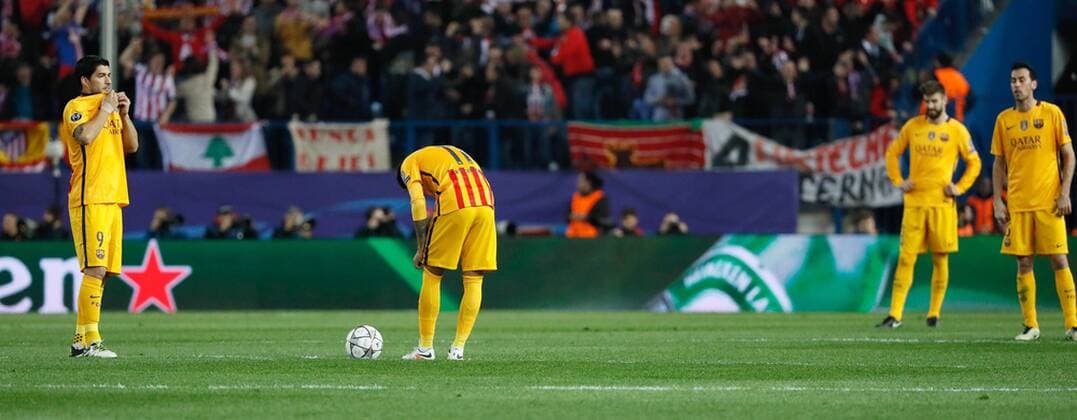 FC Barcelona Barca players react afther Atletico de Madrid s first goal during a Champions League quarter final second leg match between Atletico de Madrid and FC Barcelona at Vicente Calderon stadium in Madrid, Spain, 13 April 2016. ATLETICO MADRID VS BARCELONA !ACHTUNG: NUR REDAKTIONELLE NUTZUNG!  MAD019 20160413-635961805854122226