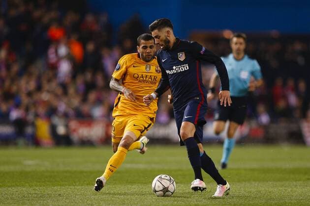 13.04.2016. Madrid, Spain. Yannick Carrasco (21) Atletico de Madrid and Daniel Alver da Silva (6) FC Barcelona Barca UCL Champions League between Atletico de Madrid and FC Barcelona at the Vicente Calderon stadium in Madrid, Spain, April 13, 2016 . xEnriquexdexlaxFuentex  ActionPlus11727763
