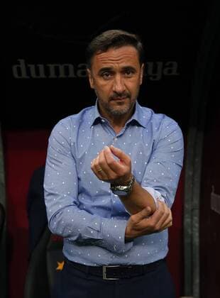 Turkey Sportoto superlig big derby match between Galatasaray and Fenerbahce at Turk Telekom Arena Stadium in Istanbul , Turkey , april 13 ,2016. Final Score : Galatasaray 0 - Fenerbahce 0 Pictured: Coach Vitor Pereira of Fenerbahce. 