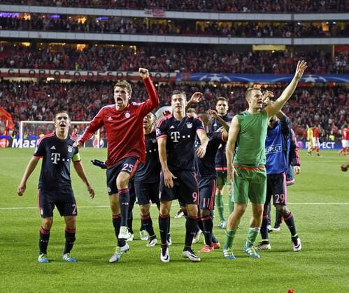 13.04.2016, Fussball Championsleague 2015 2016, Viertelfinale Rückspiel, FC Benfica Lissabon - Bayern München, Schlussjubel der Bayern, Thomas Müller (FC Bayern München), Philipp Lahm (FC Bayern München), Robert Lewandowski (FC Bayern München), Torwart Manuel Neuer (FC Bayern München). 