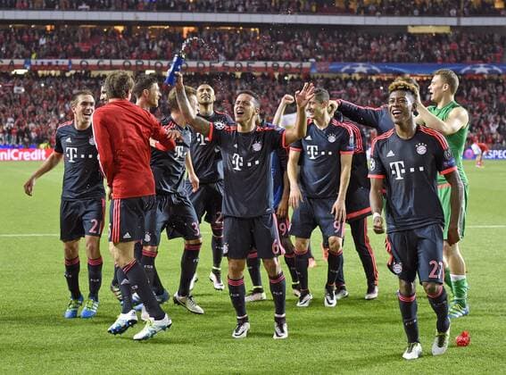 13.04.2016, Fussball Championsleague 2015 2016, Viertelfinale Rückspiel, FC Benfica Lissabon - Bayern München, Schlussjubel , Thomas Müller (FC Bayern München), Thiago (FC Bayern München), Robert Lewandowski (FC Bayern München), Philipp Lahm (FC Bayern München) 