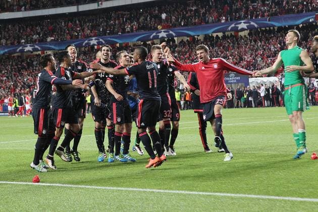 Lissabon Die FC Bayern Muenchen Spieler freuen sich jubeln und feiern den Einzug in die naechste Runde, Benfica Lissabon vs. FC Bayern Muenchen, Fussball, Champions League Viertelfinale, 13.04.2016, Copyright: Langer Eibner-Pressefoto EP_HLR