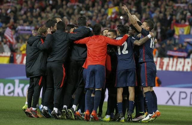 Atletico de Madrid players celebrate the qualification for the semifinal after a Champions League quarter final second leg match before FC Barcelona Barca at Vicente Calderon stadium in Madrid, Spain, 13 April 2016. ATLETICO MADRID VS BARCELONA !ACHTUNG: NUR REDAKTIONELLE NUTZUNG!  MAD100 20160413-635961881376728992
