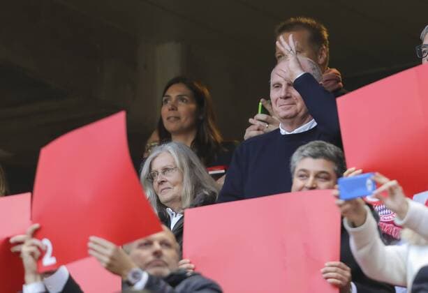 Uli HOENESS (FCB) mit Ehefrau Susi BENFICA LISSABON - FC BAYERN MUENCHEN 2-2 Quarterfinal, Football UEFA Champions League, Lissabon, 13.04.2016 Rueckspiel CL Saison 2015 2016