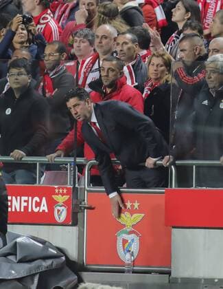 Rui VITORIA, Liss Trainer Platzverweis auf die Tribuene BENFICA LISSABON - FC BAYERN MUENCHEN 2-2 Quarterfinal, Football UEFA Champions League, Lissabon, 13.04.2016 Rueckspiel CL Saison 2015 2016