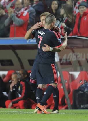 Franck RIBERY, FCB 7 Mario GOETZE, FCB 19 Einwechslung, Auswechslung, Wechsel, Spielerwechsel BENFICA LISSABON - FC BAYERN MUENCHEN 2-2 Quarterfinal, Football UEFA Champions League, Lissabon, 13.04.2016 Rueckspiel CL Saison 2015 2016
