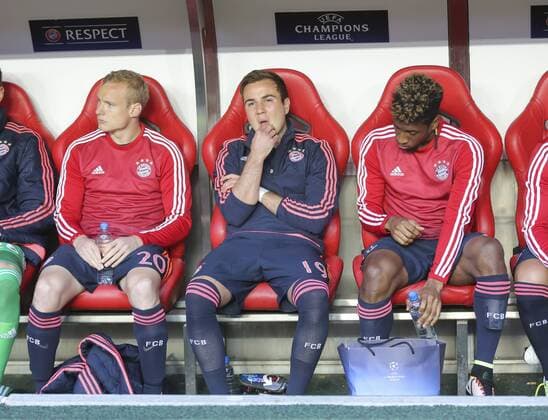 Sebastian RODE, FCB 20 Mario GOETZE, FCB 19 Kingsley COMAN, FCB 29 Ersatzbank, Spielerbank, Reserve, Trainerbank BENFICA LISSABON - FC BAYERN MUENCHEN 2-2 Quarterfinal, Football UEFA Champions League, Lissabon, 13.04.2016 Rueckspiel CL Saison 2015 2016