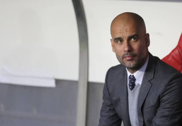 Trainer Cheftrainer Pep GUARDIOLA (FCB) Halbfigur, Freisteller , Aktion, Einzelbild, Portrait, Porträt, BENFICA LISSABON - FC BAYERN MUENCHEN 2-2 Quarterfinal, Football UEFA Champions League, Lissabon, 13.04.2016 Rueckspiel CL Saison 2015 2016