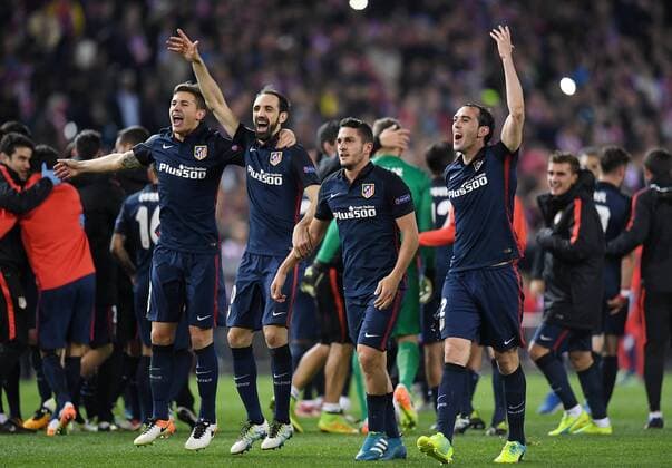 FUSSBALL CHAMPIONS LEAGUE SAISON 2015 2016 VIERTELFINAL RUECKSPIEL Atletico Madrid - FC Barcelona Barca 13.04.2016 Schlussjubel Atletico Madrid; Diego Godin, Koke, Juanfran und Lucas Hernandez (v.re.) 