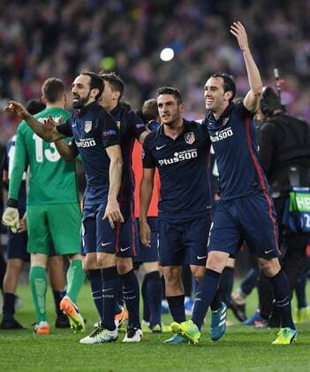 FUSSBALL CHAMPIONS LEAGUE SAISON 2015 2016 VIERTELFINAL RUECKSPIEL Atletico Madrid - FC Barcelona Barca 13.04.2016 Schlussjubel Atletico Madrid; Diego Godin, Koke und Juanfran(v.re.) 