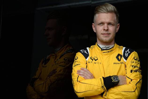 Chinese Grand Prix, Shanghai 14 - 17 April 2016 14.04.2016 - Kevin Magnussen (DEN) Renault F1 Team RS16 