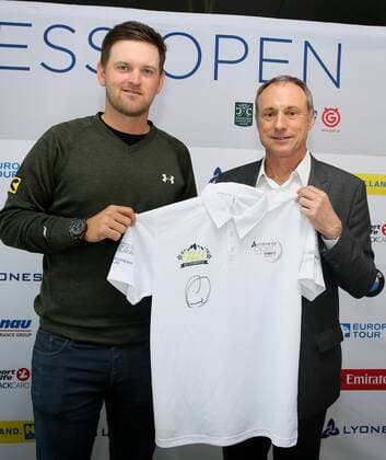 Golf, Lyoness Open, Pressekonferenz in Wien GOLF - Lyoness Open 2016 VIENNA,AUSTRIA,14.APR.16 - GOLF - PGA Golf Herren European Tour, Lyoness Open, Diamond Country Club, press conference PK Pressekonferenz Image shows Bernd Wiesberger (AUT) and CEO Anton Schutti (Sporthilfe). GEPAxpictures xMarioxKneisl
