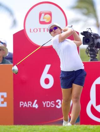 April 13, 2016 - Sei Young Kim hits her drive on the 6th hole during the first round of the Lotte Championship presented by Hershey at Ko Olina Golf Club in Kapolei, HI LPGA Golf Damen Golf 2016: Lotte Championship APR 13 - ZUMAc04_