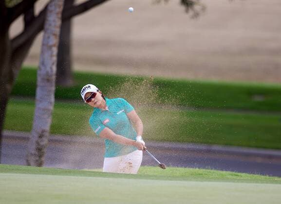 April 14, 2016 - Se Ri Pak hits out of the green side bunker on the 9th hole and holes out for a par during the second round of the Lotte Championship presented by Hershey at Ko Olina Golf Club in Kapolei, HI LPGA Golf Damen Golf 2016: Lotte Championship APR 14 - ZUMAc04_