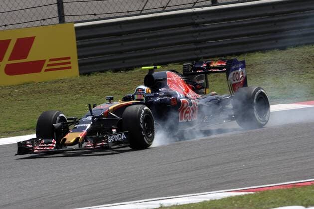 Chinese Grand Prix, Shanghai 14 - 17 April 2016 15.04.2016 - Free Practice 1, Carlos Sainz Jr (ESP) Scuderia Toro Rosso STR11 