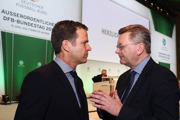 15.04.2016, xfux, DFB Bundestag in Frankfurt am Main, emspor, v.l. Team Manager Oliver Bierhoff (Deutsche Fussball Nationalmannschaft DFB), DFB Praesident Reinhard Grindel (Deutscher Fussball-Bund)