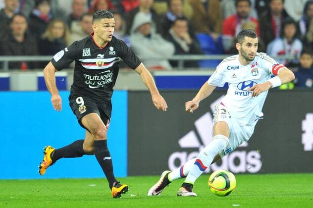 Fußball, Olympique Lyon - OGC Nizza HATEM BEN ARFA (nice) - MAXIME GONALONS (ol) FOOTBALL : Lyon vs Nice - Ligue 1 - 15 04 2016 FEP 