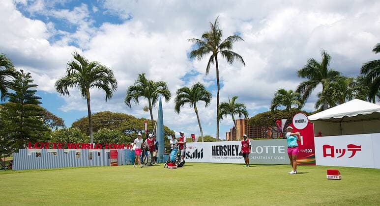 April 15, 2016 - Megan Khang hits her tee shot on the 1st hole during the third round of the Lotte Championship presented by Hershey at Ko Olina Golf Club in Kapolei, HI LPGA Golf Damen Golf 2016: Lotte Championship APR 15 - ZUMAc04_
