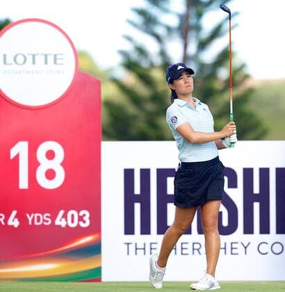 April 15, 2016 - Danielle Kang watches her drive on the 18th hole during the third round of the Lotte Championship presented by Hershey at Ko Olina Golf Club in Kapolei, HI LPGA Golf Damen Golf 2016: Lotte Championship APR 15 - ZUMAc04_