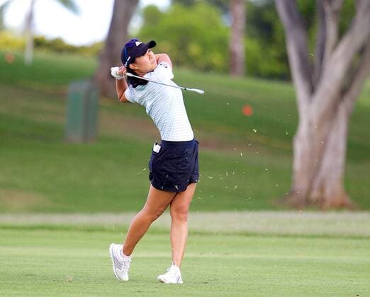 April 15, 2016 - Danielle Kang hits her approach shot on the 18th hole during the third round of the Lotte Championship presented by Hershey at Ko Olina Golf Club in Kapolei, HI LPGA Golf Damen Golf 2016: Lotte Championship APR 15 - ZUMAc04_