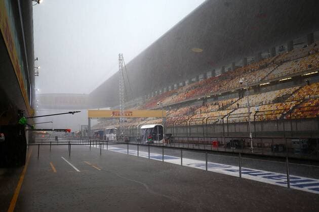 Chinese Grand Prix, Shanghai 14 - 17 April 2016 16.04.2016 - Torrential rain storm in the circuit. 