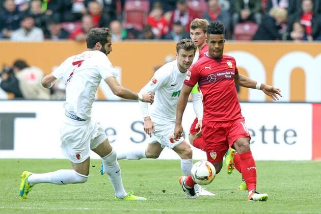 Augsburg Halil Altintop ( FC Augsburg ) Daniel Baier ( FC Augsburg ) Daniel Didavi ( VfB Stuttgart ), FC Augsburg vs. VfB Stuttgart, Fussball, 1.Bundesliga, 16.04.2016, Copyright: Langerx xEibner-Pressefoto EP_HLR