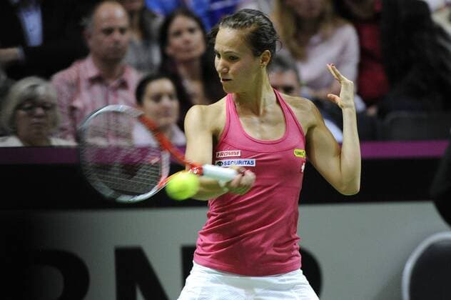 16.04.2016. Messe Luzern, Lucerne, Switzerland. Fed Cup Semi Final. Switzerland Versus Czech Republic. Viktorija Golubic in action in the match between Viktorija Golubic of Switzerland and Karolina Pliskova of the Czech Republic xDavidxEmmx  ActionPlus11728670