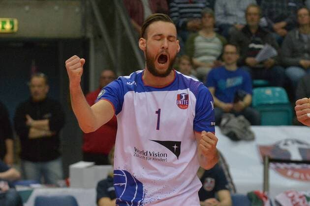 16.04.2016, xtkx, Volleyball 1.Bundesliga Playoffs, United Volleys - VfB Friedrichshafen, emspor v.l. Florian Ringseis (United Volleys) ,