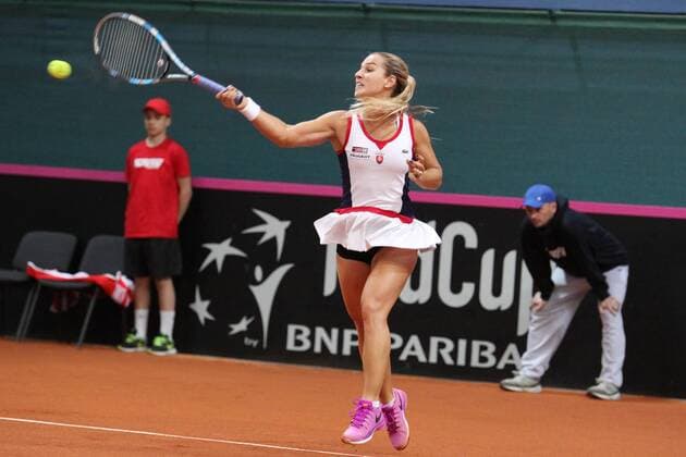 (160417) -- BRATISLAVA, April 17, 2016 -- Dominika Cibulkova of Slovakia competes during the match against Francoise Abanda of Canada at the Fed Cup World Group II Play-offs in Bratislava, Slovakia, April 16, 2016. Slovakia won 2-0. ) (SP)SLOVAKIA-BRATISLAVA-TENNIS-FED CUP AndrejxKlizan 