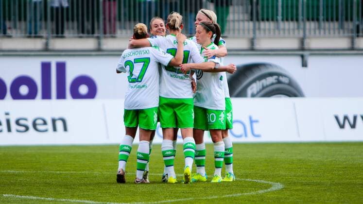 Fußball, Allianz Frauen Bundesliga, VfL Wolfsburg - Bayer 04 Leverkusen; Alexandra Popp (Alex Popp, Wolfsburg, 11) Jubel, Torjubel, Freude, Emotion, Torerfolg, Aktion, action, goal, goal celebration, celebrates. xtgx