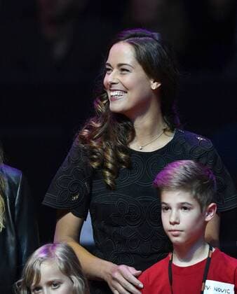 Ana Ivanovic (SRB) bei der Vorstellung der Spielerinnen Tennis Damen 18.04.2016 Porsche Tennis Grand Prix GP Stuttgart 2016 Porsche-Arena 16.04.-24.04.2016 Porsche Tennis Grand Prix Stuttgart 2016