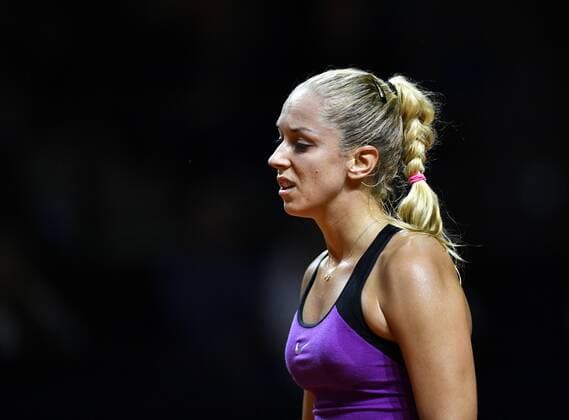 Sabine LISICKI (GER) Aktion enttäuscht Tennis Damen 18.04.2016 Porsche Tennis Grand Prix GP Stuttgart 2016 Porsche-Arena 16.04.-24.04.2016 Porsche Tennis Grand Prix Stuttgart 2016