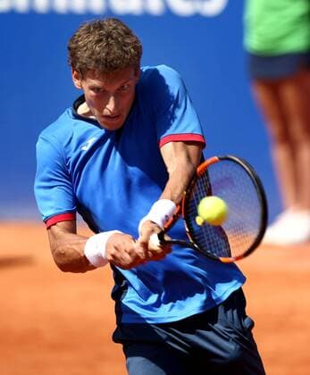 Spanish tennis player Pablo Carreno hits the ball against Ubek Denis Istomin during their 64th Barcelona Open Banc Sabadell Conde de Godo tournament s first round match in Barcelona, northeastern Spain, 19 April 2016. The tournament runs in Barcelona from April 18th to 24th 2016. Pablo Carreno vs. Denis Istomin !ACHTUNG: NUR REDAKTIONELLE NUTZUNG!  20160419-635966717623238722