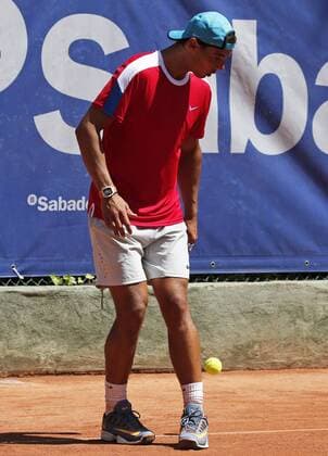 BARCELONA -april 19- SPAIN: Rafa Nadal plays football with a tennis ball during the training in the Open Banc Sabadell, 64 Trophy Conde de Godo, played on the RCT Barcelona1899, on april 19, 2016. Photo: Joan Valls Urbanandsport Cordon Press  xJoanxValls Urbanandsportx xBARCELONA-OPEN-BANC-SABADELL-TENNISx