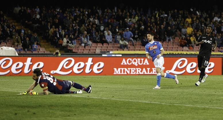 Italy: SSC Napoli beats Bologna with 6-0 score Dries Martens while second goal during the Serie A match between SSC Napoli and Bologna at San Paolo stadium where SSC Napoli wins over Bologna at 6-0.  ErnestoxVicinanza