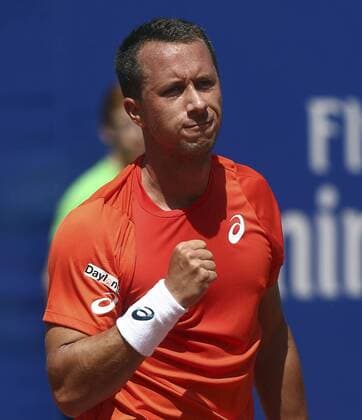Tennis, Barcelona Open, Philipp Kohlschreiber - Pablo Carreno German tennis player Philipp Kohlscreiber reacts before Spanish Pablo Carreno during their Barcelona Open Banc Sabadell Conde de Godo Trophy second round match held in Barcelona, Spain, on 20 April 2016. Kohlscreiber won 6-2 y 6-1. EFE Toni Albir Barcelona Open Banc Sabadell Conde de Godo Trophy !ACHTUNG: NUR REDAKTIONELLE NUTZUNG!  20160420-635967620855268270