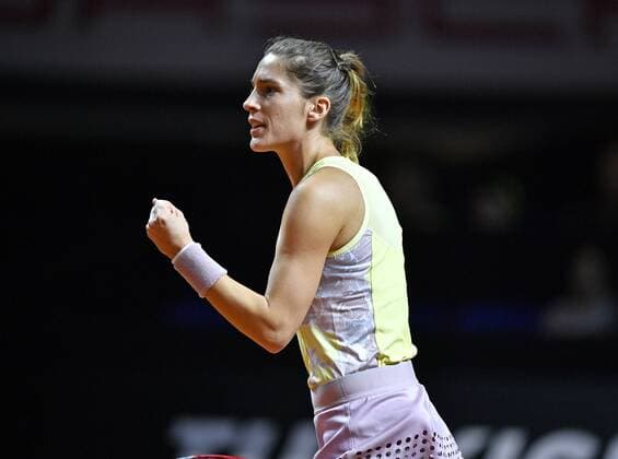 Andrea PETKOVIC (GER) Jubel jubelt ballt Faust über gewonnenen Punkt Tennis Damen 20.04.2016 Porsche Tennis Grand Prix GP Stuttgart 2016 Porsche-Arena 16.04.-24.04.2016 Porsche Tennis Grand Prix Stuttgart 2016