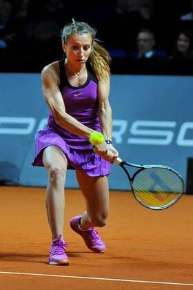 Annika BECK (GER). Deutschland, Stuttgart: Tennis, Porsche Tennis Grand Prix, Achtelfinale am 20.04.2016, Porsche-Arena.