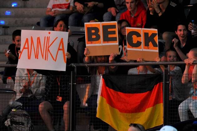 Transparent, Spruchband von den Fans von Annika BECK (GER) mit dem Text: Annika BECK. Deutschland, Stuttgart: Tennis, Porsche Tennis Grand Prix, Achtelfinale am 20.04.2016, Porsche-Arena.
